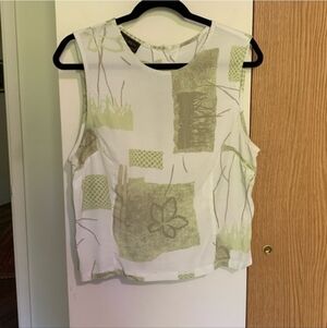 💚10 for $10💚 Bundle and save Abstract Print Sleeveless Top - Green and White
